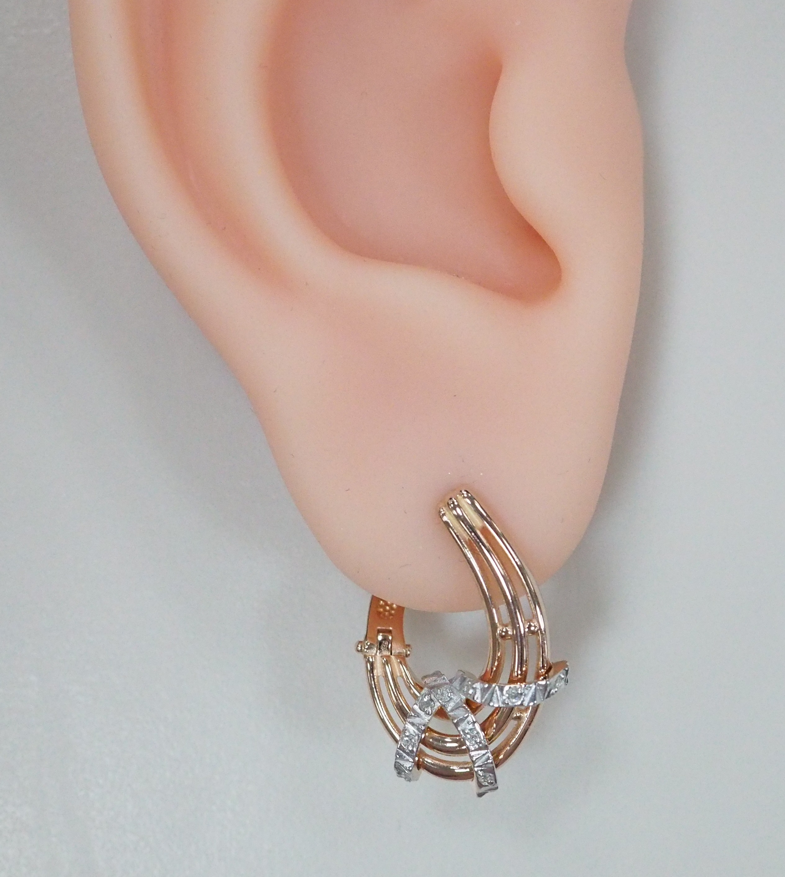 Серебряные серьги с бриллиантами